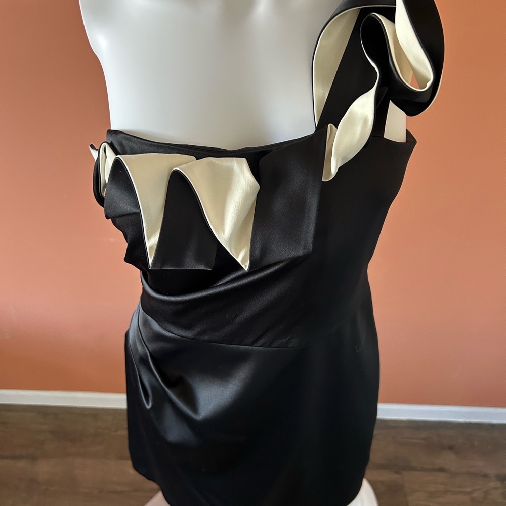 ELIZA J black and cream one shoulder satiny cocktail dress - Picture 3 of 8